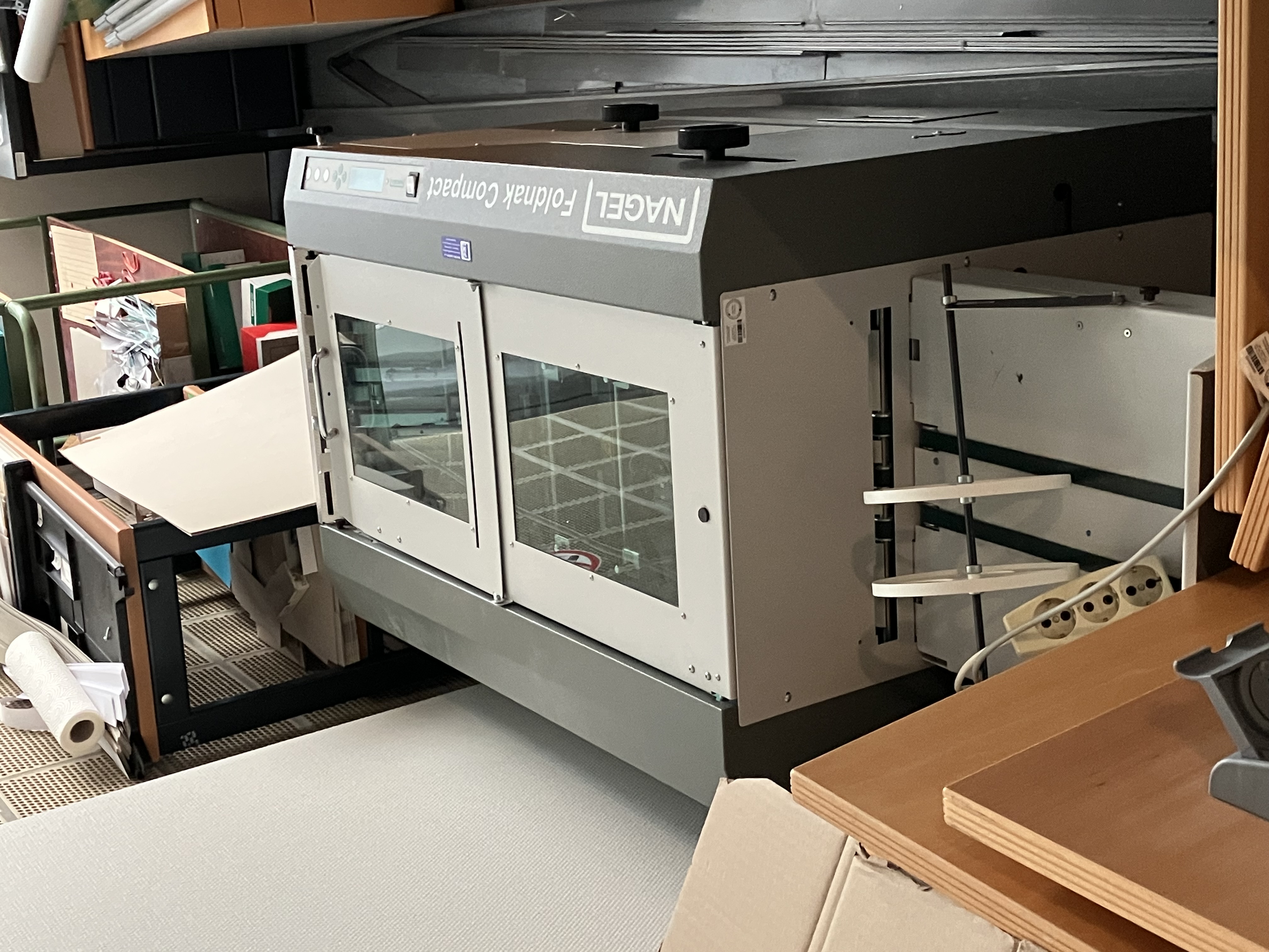 Nagel, Foldnak compakt booklet maker  with trimmer